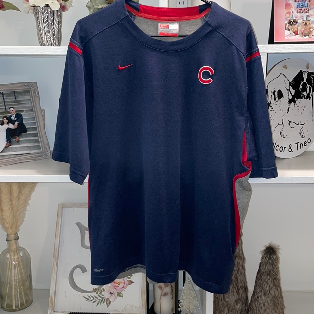 Men’s Nike dry fit Cubs shirt XL